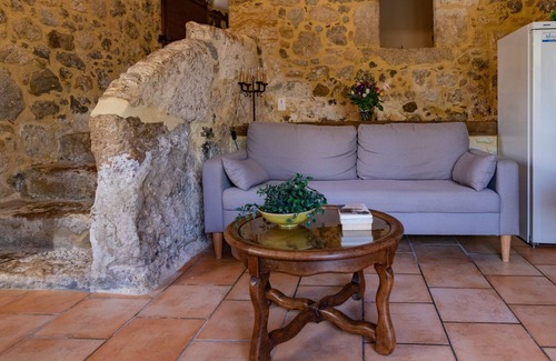 Nerac Cottage | Stone holiday house for 6 with pool in a 17ha private park - 30 min from Agen