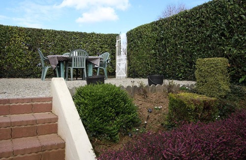 Amfreville Cottage | Stone house with garden, pets welcome