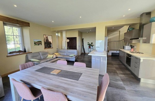 Monsac Cottage | Stone house - 3 bedrooms, Wifi, Pets allowed, Parking