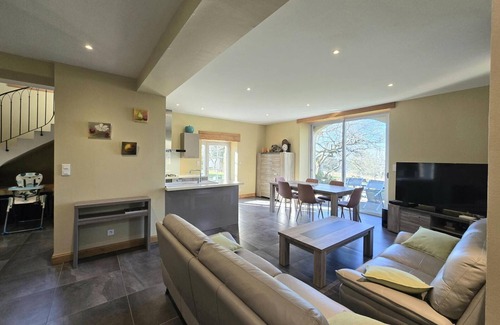 Monsac Cottage | Stone house - 3 bedrooms, Wifi, Pets allowed, Parking