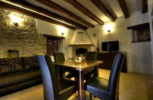 Kotli House | Stone House 8