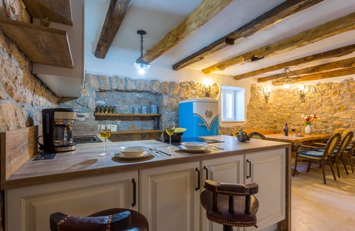 Dobrinj Apartment | Stone House Apartment With A Private And Heated Swimming Pool