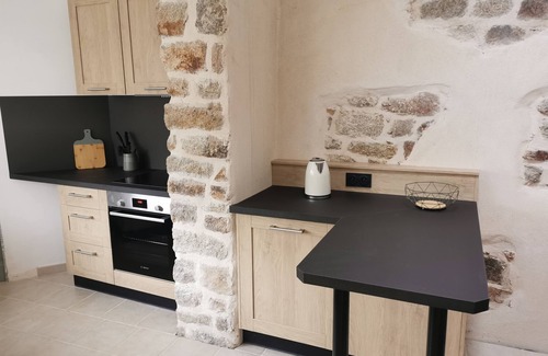 Elliant House | stone house at "Vonette"