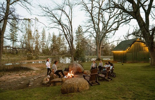 Mariposa Apartment | Stone House by CasaOso, HotTub