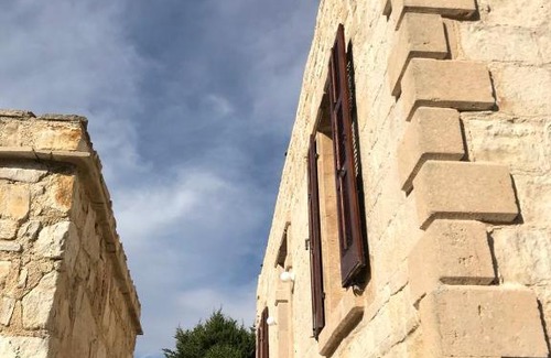 Tsada House | Stone House