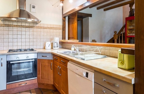 Moisdon-la-Riviere Cottage | Stone House Retreat with Garden & WiFi in Tranquil Countryside