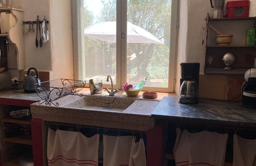 Verdun-en-Lauragais House | Stone house with swimming pool sleeps 10 in the heart of a farmhouse