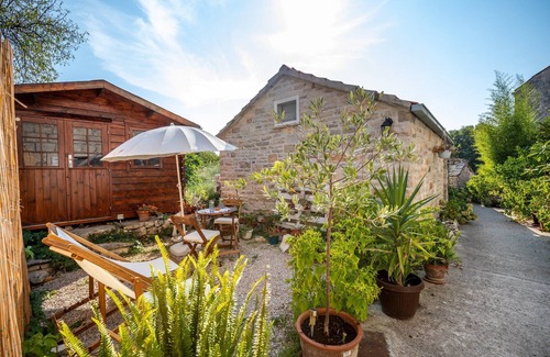 Zrnovo House | Stone House Harmony