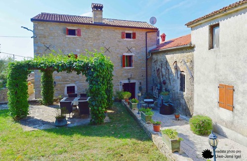 Krasica House | stone house
