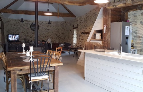 Rieupeyroux House | Stone house in aveyron not far from several sites to visit najac laguiole