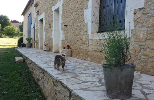 Castillon - Pujols Intercommunalite House | Stone house in the countryside 2 bed.