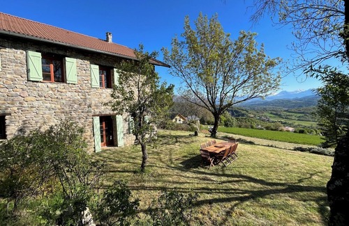Fouillouse House | Stone house, magnificent view of the Écrins mountains
