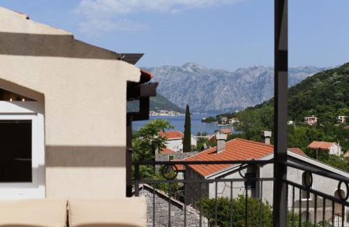 Donji Morinj Apartment | Stone house Morinj
