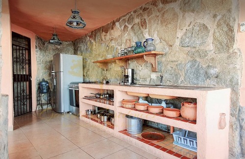 South Shore Hotel Area House | Stone house overlooking the Sea and the Jungle