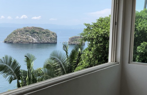 South Shore Hotel Area House | Stone house overlooking the Sea and the Jungle