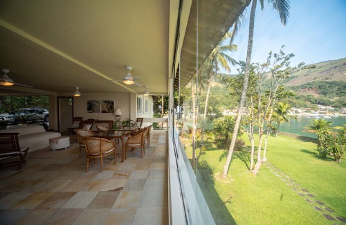 Biscaia House | Stone house overlooking the sea! Amazing!