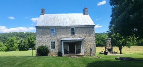 Luray House | Stone House