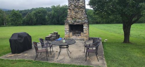 Luray House | Stone House
