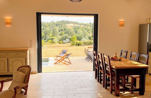 Rustrel Villa | Stone house with pool and stunning views of the ochre cliffs in the Luberon