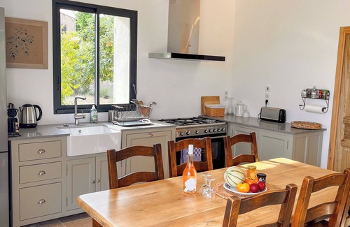 Rustrel Villa | Stone house with pool and stunning views of the ochre cliffs in the Luberon