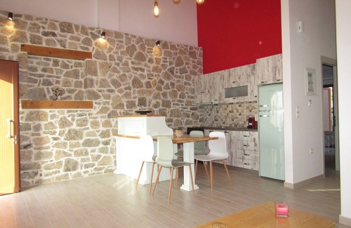 Keryneia House | Stone house with pool and view to the sea