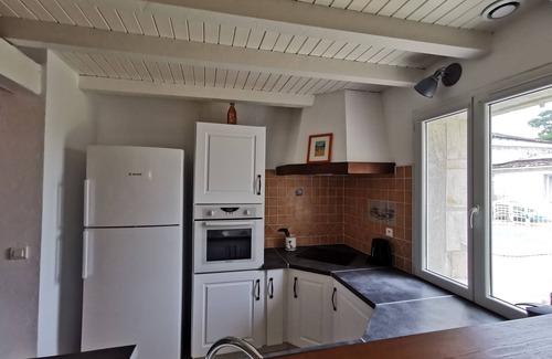 Tesson Cottage | Stone house with private heated swimming pool