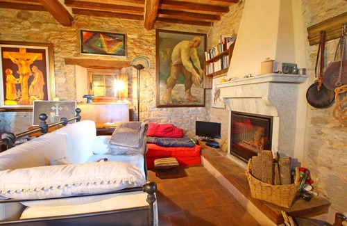 Ripa-Pozzi-Ponterosso Villa | Stone house with Sea View for 5 People above Forte dei Marmi, A/C, WiFi