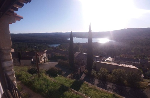 Montpezat House | Stone house with terrace and garden facing the Lake