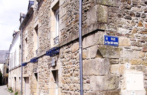 Port de St Goustan House | Stone house, with terrace and modern comforts, for 6 people