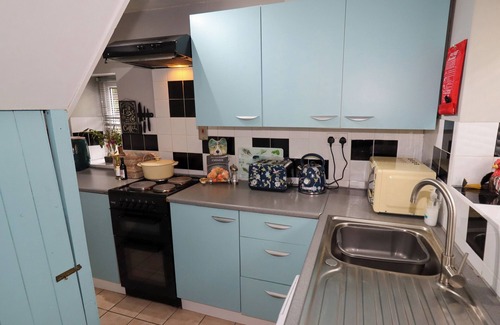 Pontblyddyn Cottage | STONE HOUSES, pet friendly, character holiday cottage in Pontblyddyn
