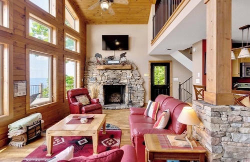 Trenton Cabin | Stone Ledge Refuge with private hot tub!