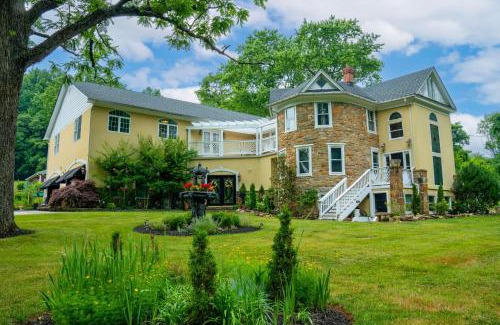 Lovettsville Bed & Breakfast | Stone Manor Boutique Inn