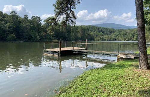 Cherokee House | Stone Mountain Lodge W Mountain Views Fireplace