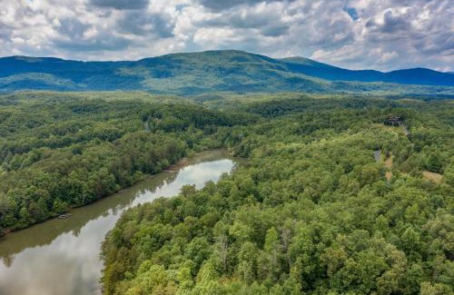 Cherokee House | Stone Mountain Lodge W Mountain Views Fireplace