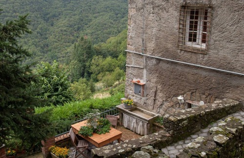Boveglio House | Stone Rustico with Jacuzzi, Infrared Sauna Escluiva