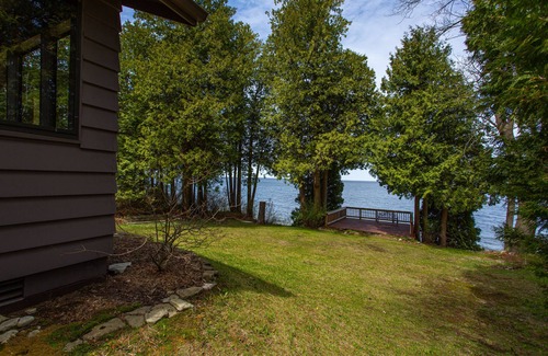 Sturgeon Bay Cabin | Stone's Throw Cabin - Bay Waterfront, New Build 2024