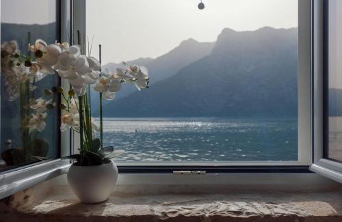 Risan Apartment | Stone sea apartment