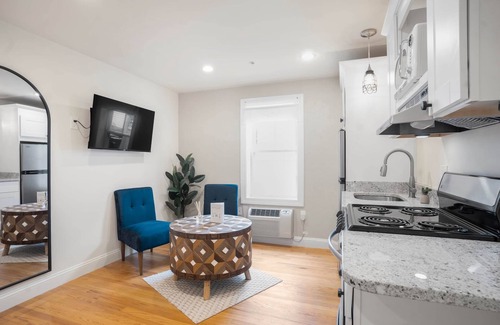 Newburyport Apartment | Stone Suite at Hygge House