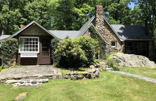Kinnelon House | Stone Temple Cottage - Private secluded retreat surrounded by pristine nature