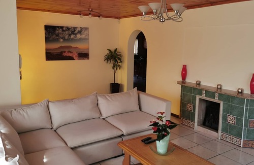 Cape Town House | Stone throw away from the beach in safe and secure neighborhood.