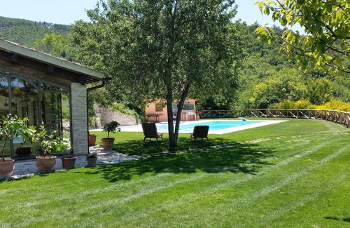Genga Villa | Stone villa, with private pool, immersed in the greenery of Frasassi Park.