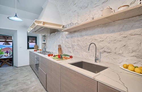 Brsecine Villa | Stone villa with amazing sea view and mediterranean garden
