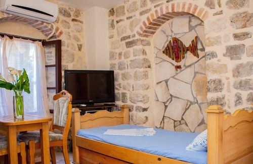 Kotor Old Town Apartment | Stone&wood studio for 3 persons in Old Town