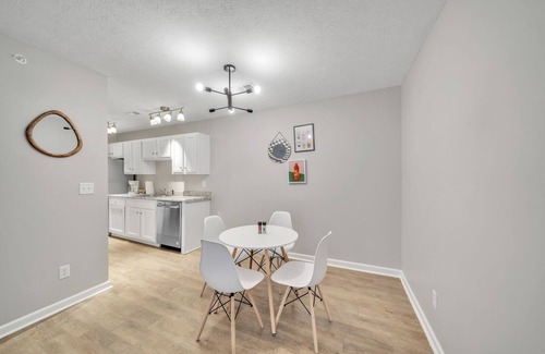 New Albany Apartment | Stonecrest 713, 2Bd Apt I Free Parking I Pool