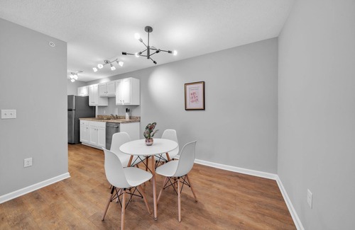 New Albany Apartment | Stonecrest 910, 2Bd Apt I Free Parking I Pool