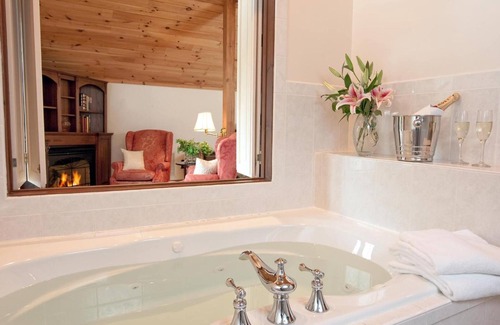 Ledyard Bed & Breakfast | Stonecroft Country Inn
