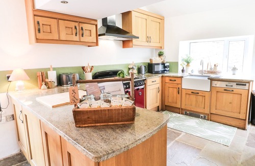 Bakewell Cottage | STONECROFT, pet friendly, character holiday cottage in Bakewell