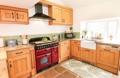Bakewell Cottage | STONECROFT, pet friendly, character holiday cottage in Bakewell