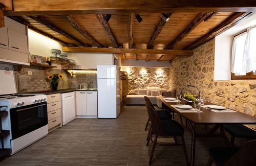 Kalamitsi House | Stoned Traditional House just 3km from amazing beaches