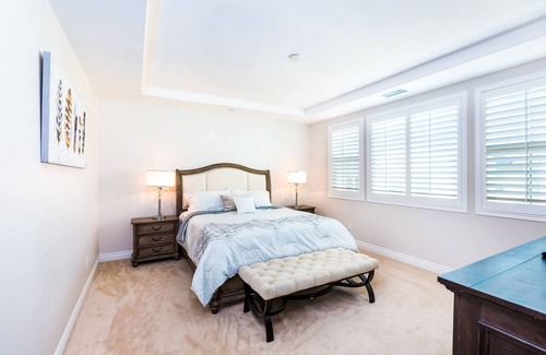 Stonegate House | Stonegate Mansion on Dunmore